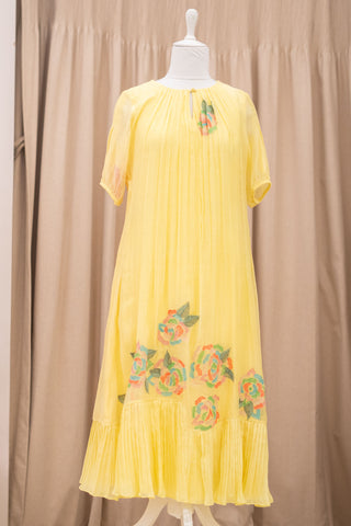 DS - yellow dress